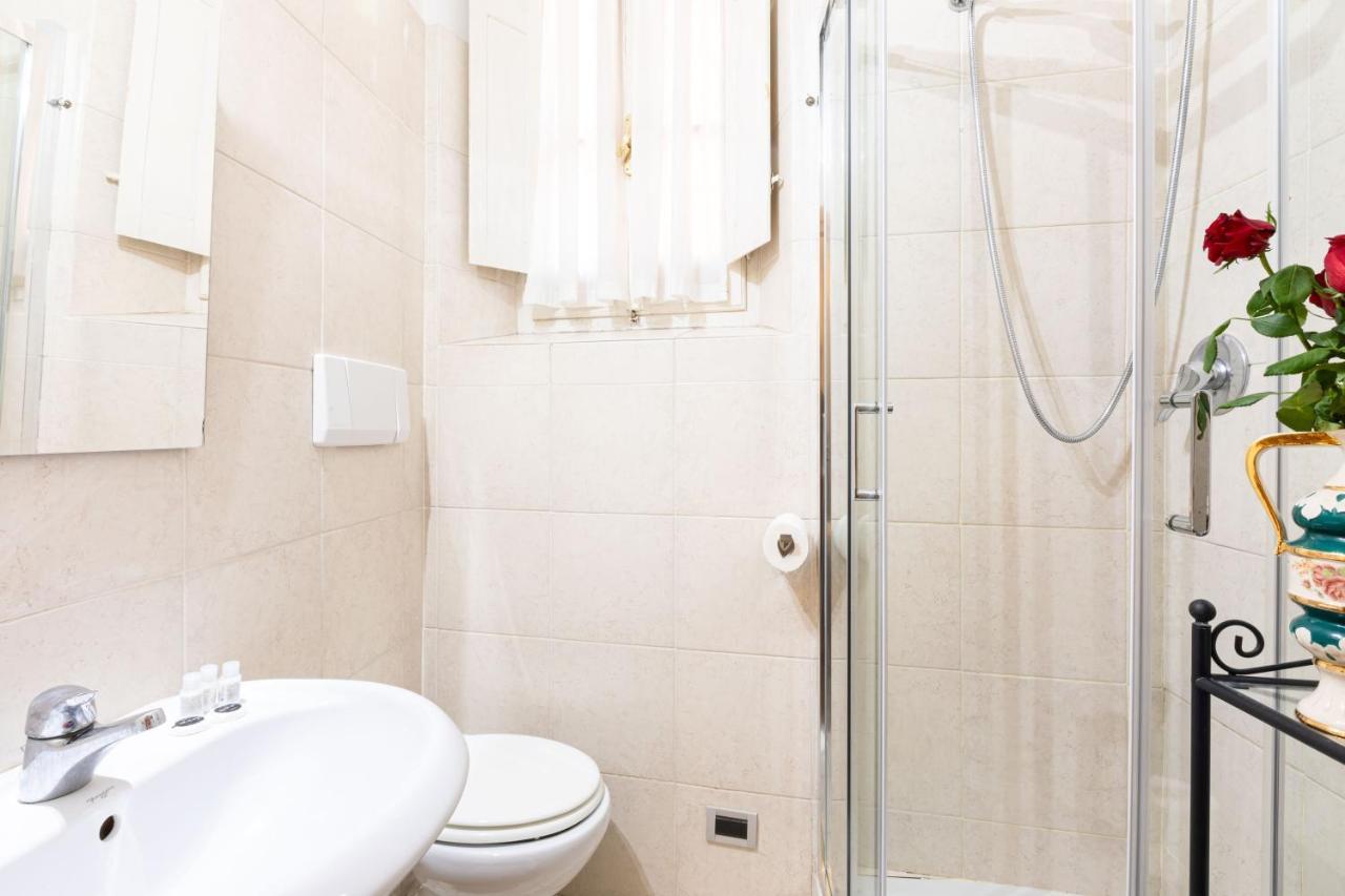 Toniolo Two Bedroom Two Bath Rome Bagian luar foto